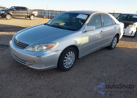 2004 Toyota Camry Le z USA, uszkodzony, nr VIN 4T1BE32K44U274077